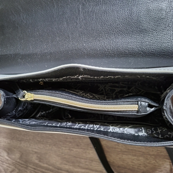 Betsey Johnson Crossbody Bag - Picture 2 of 4